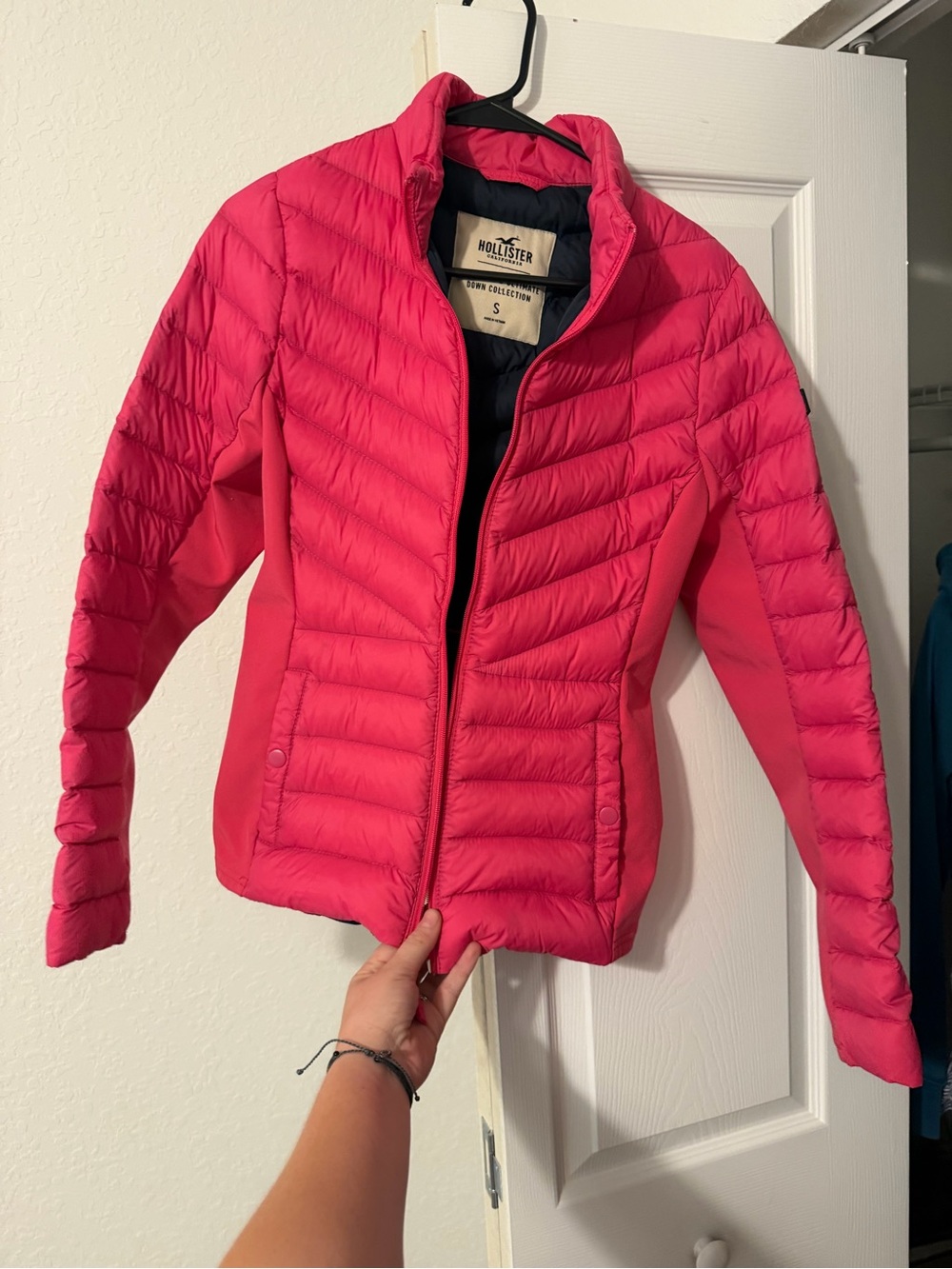 Hollister Women's Pink Quilted Lightweight Puffer Jacket